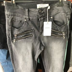 PREMIUM STRETCH MULTI ZIP JEGGING - GREY WASH